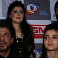 Shah Rukh Khan and Alia Bhatt At Archhar Kochar Fashion Show Pictures