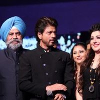 Shah Rukh Khan and Alia Bhatt At Archhar Kochar Fashion Show Pictures | Picture 1458651