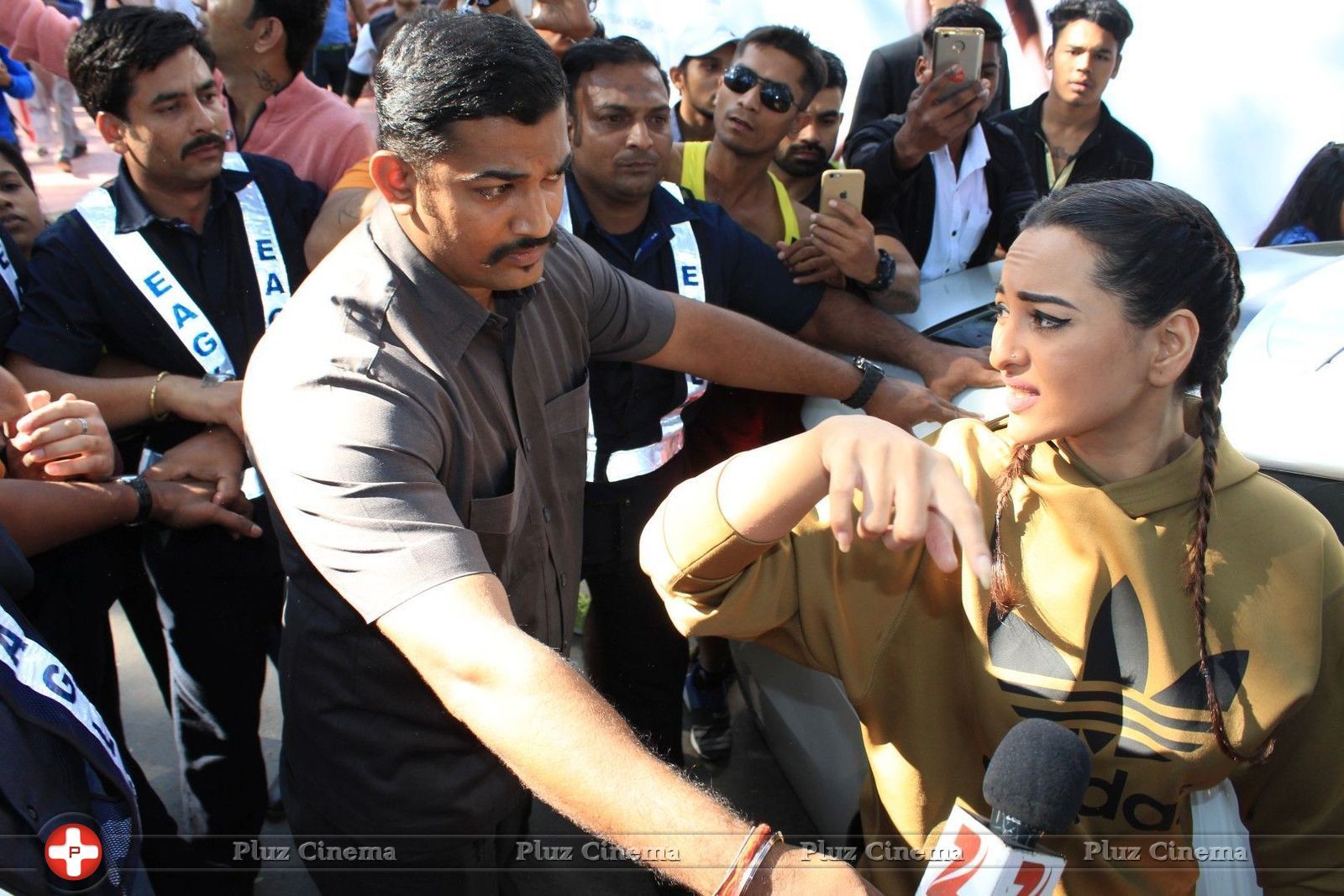 Sonakshi Sinha arrives to attend show on Bodybuilding and Fitness Pictures | Picture 1458540