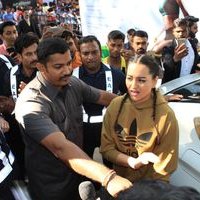 Sonakshi Sinha arrives to attend show on Bodybuilding and Fitness Pictures | Picture 1458537