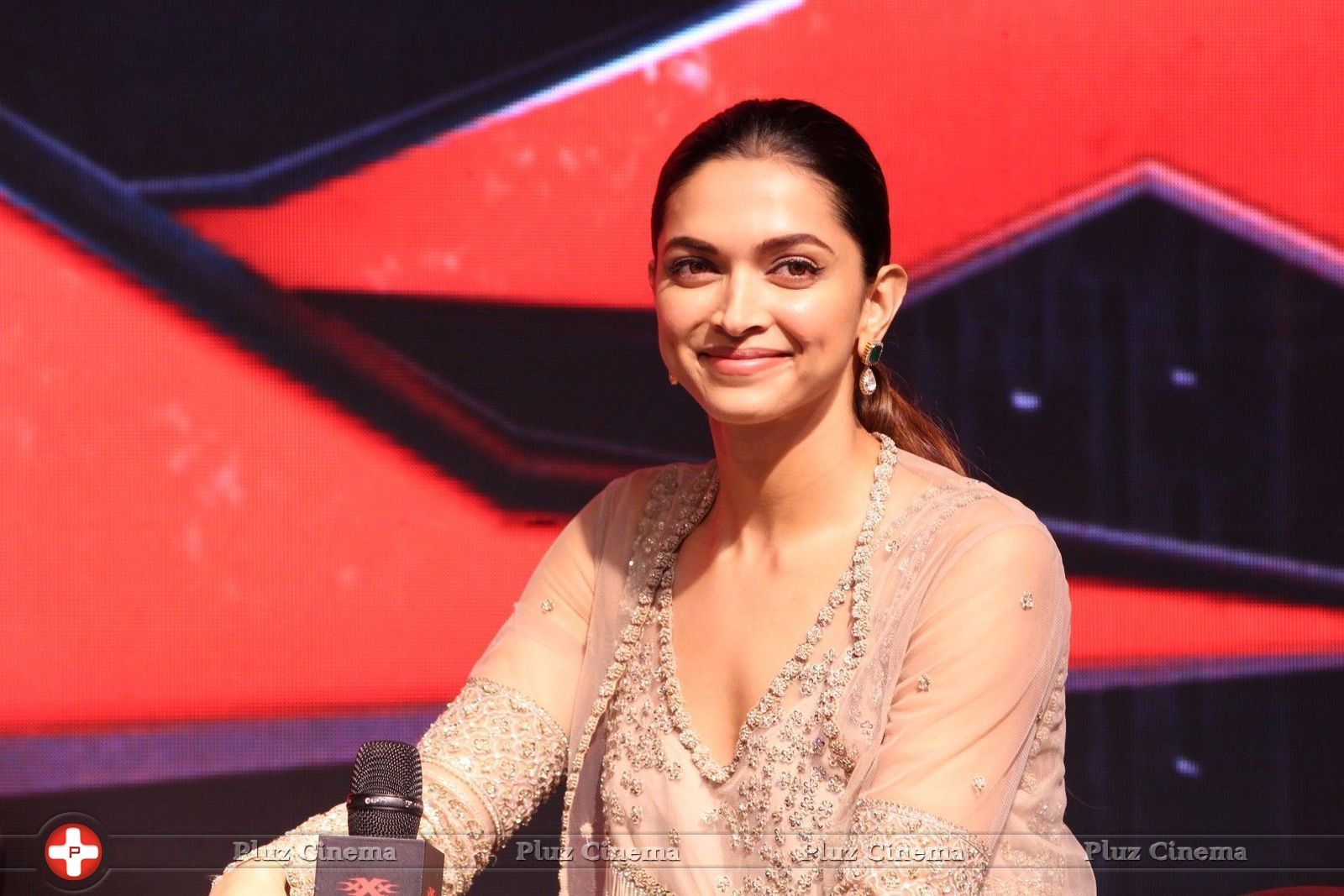 Deepika Padukone - PICS: Press Conference With Deepika Padukone and VIn Diesel For XXX: Return of Xander Cage | Picture 1461007