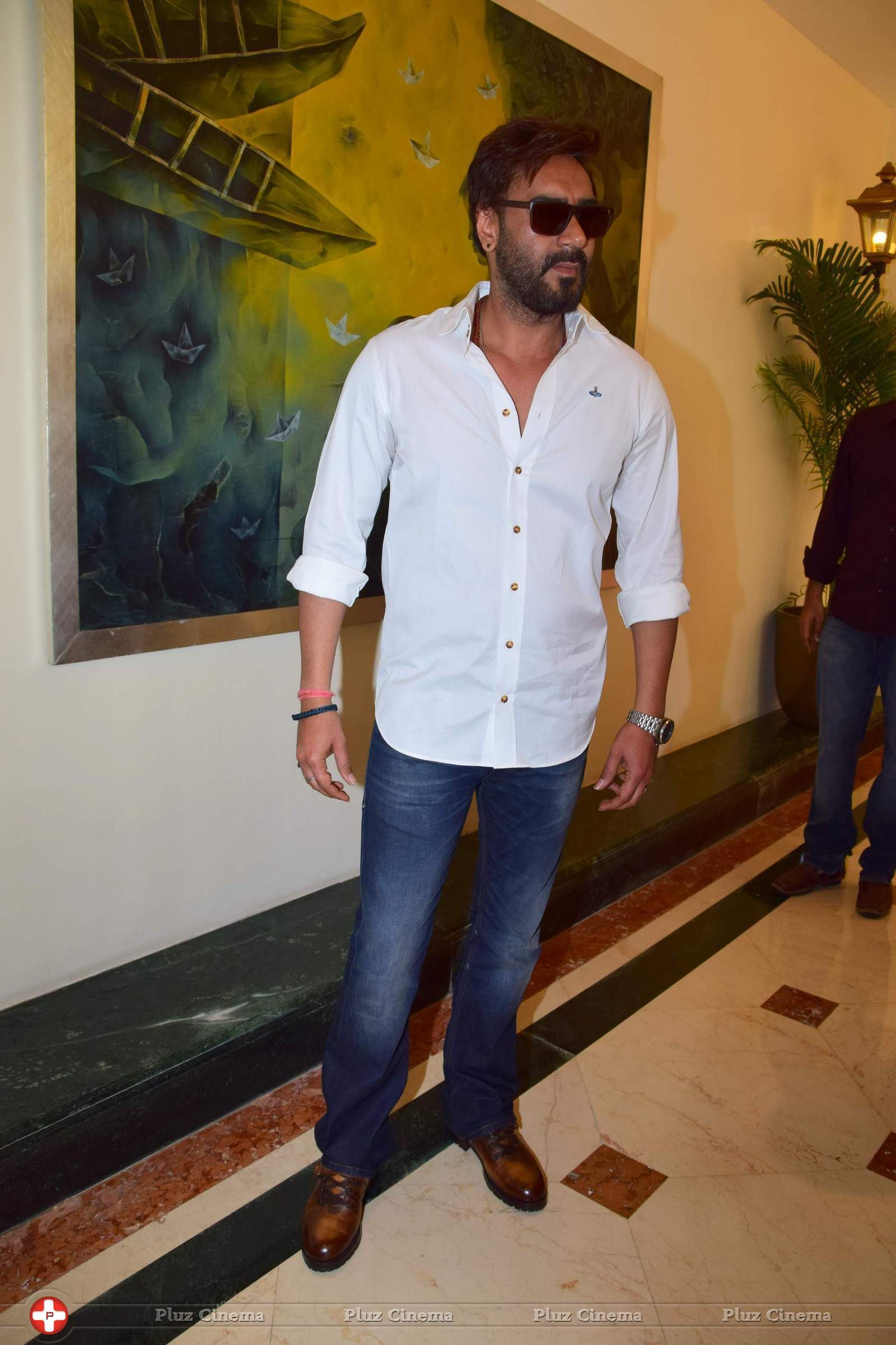 Ajay Devgn - Ajay Devgan and Arjun Rampal at Super Fight League Programme Photos | Picture 1461146