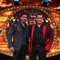 PICS: Shah Rukh Khan promotes his film Raees on the sets of Bigg Boss Season 10 | Picture 1463717