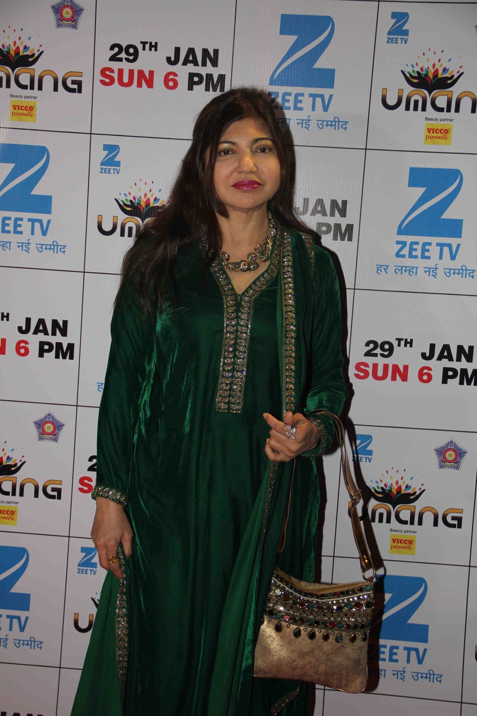 Alka Yagnik - Bollywood Celebs on red carpet at Umang 2017 Photos | Picture 1464542