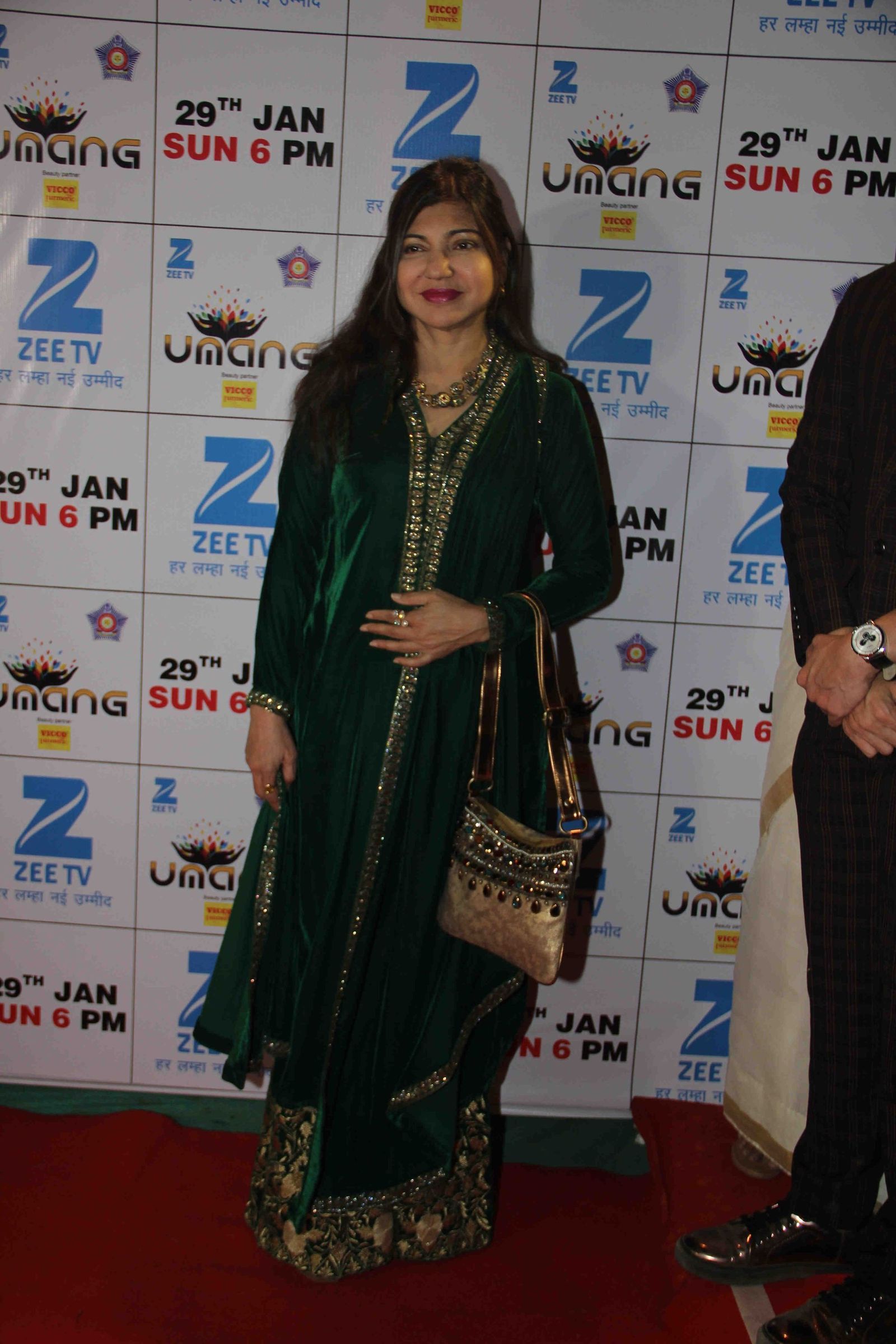 Alka Yagnik - Bollywood Celebs on red carpet at Umang 2017 Photos | Picture 1464541