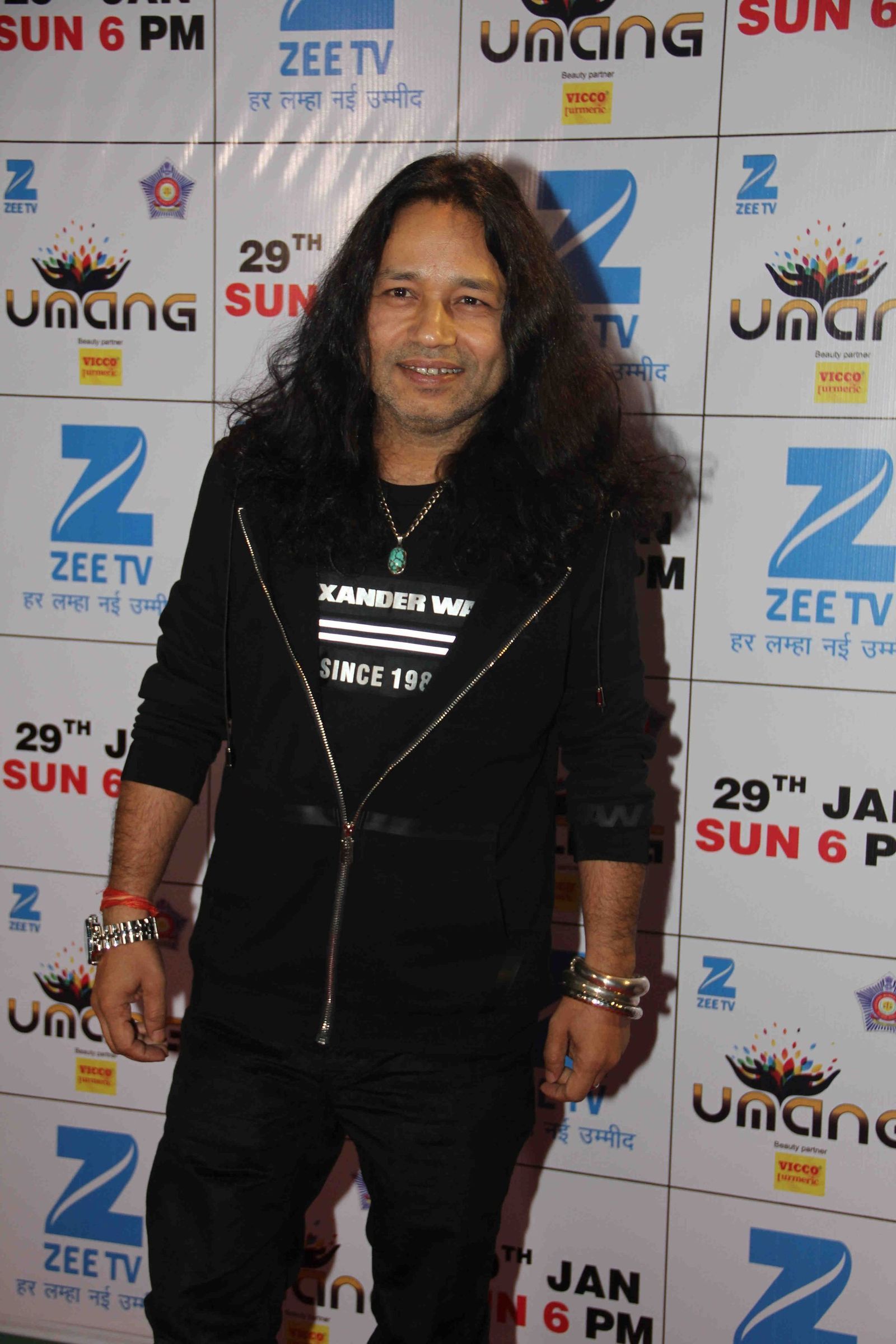 Kailash Kher - Bollywood Celebs on red carpet at Umang 2017 Photos | Picture 1464526
