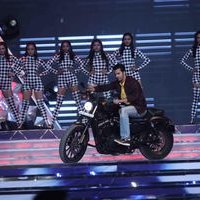 Top Bollywood Celebs performing at Mumbai Police Annual Show Umang 2017 Photos | Picture 1464412