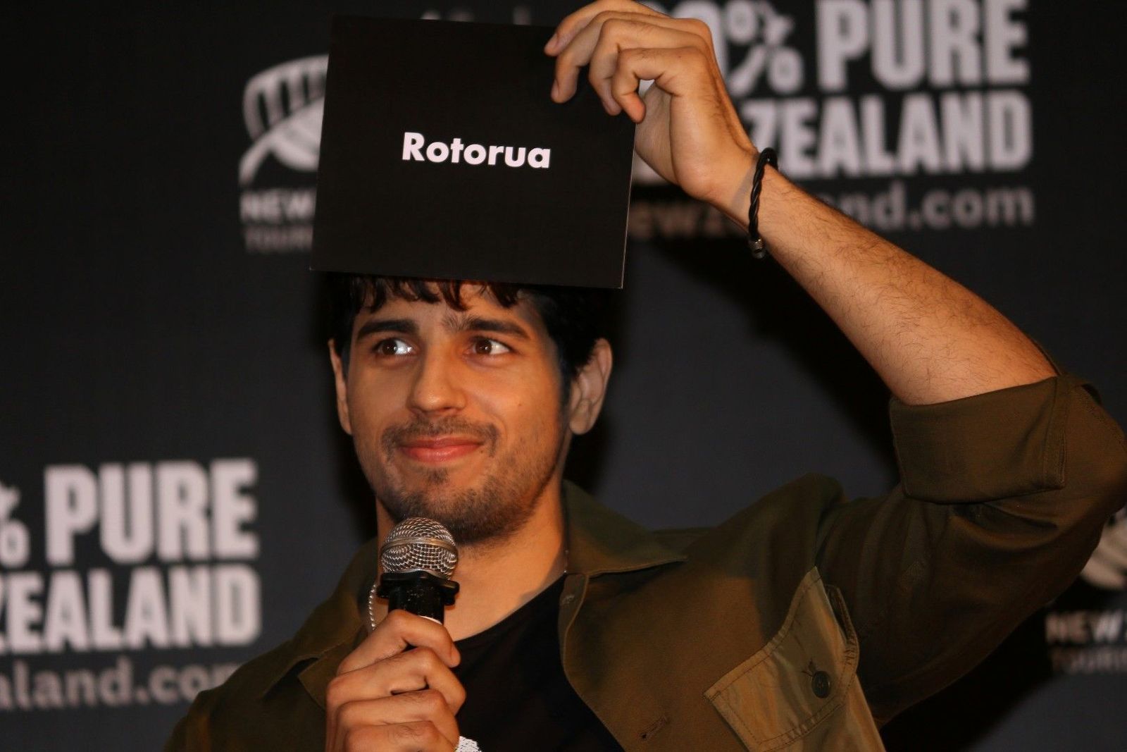 Press Conference With Sidharth Malhotra As Brand Ambassador For Tourism New Zealand Photos | Picture 1465294