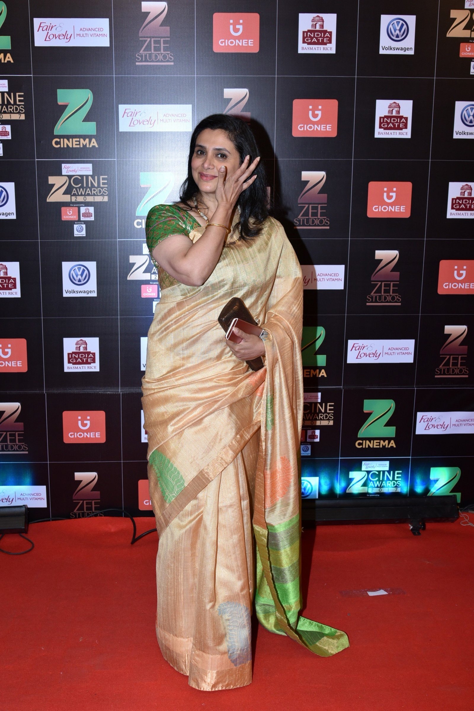 Supriya Pilgaonkar - Zee Cine Awards 2017 Red Carpet Photos | Picture 1481040