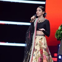 Anushka Sharma At The Voice India Season 2 Grand Finale Pics | Picture 1482042