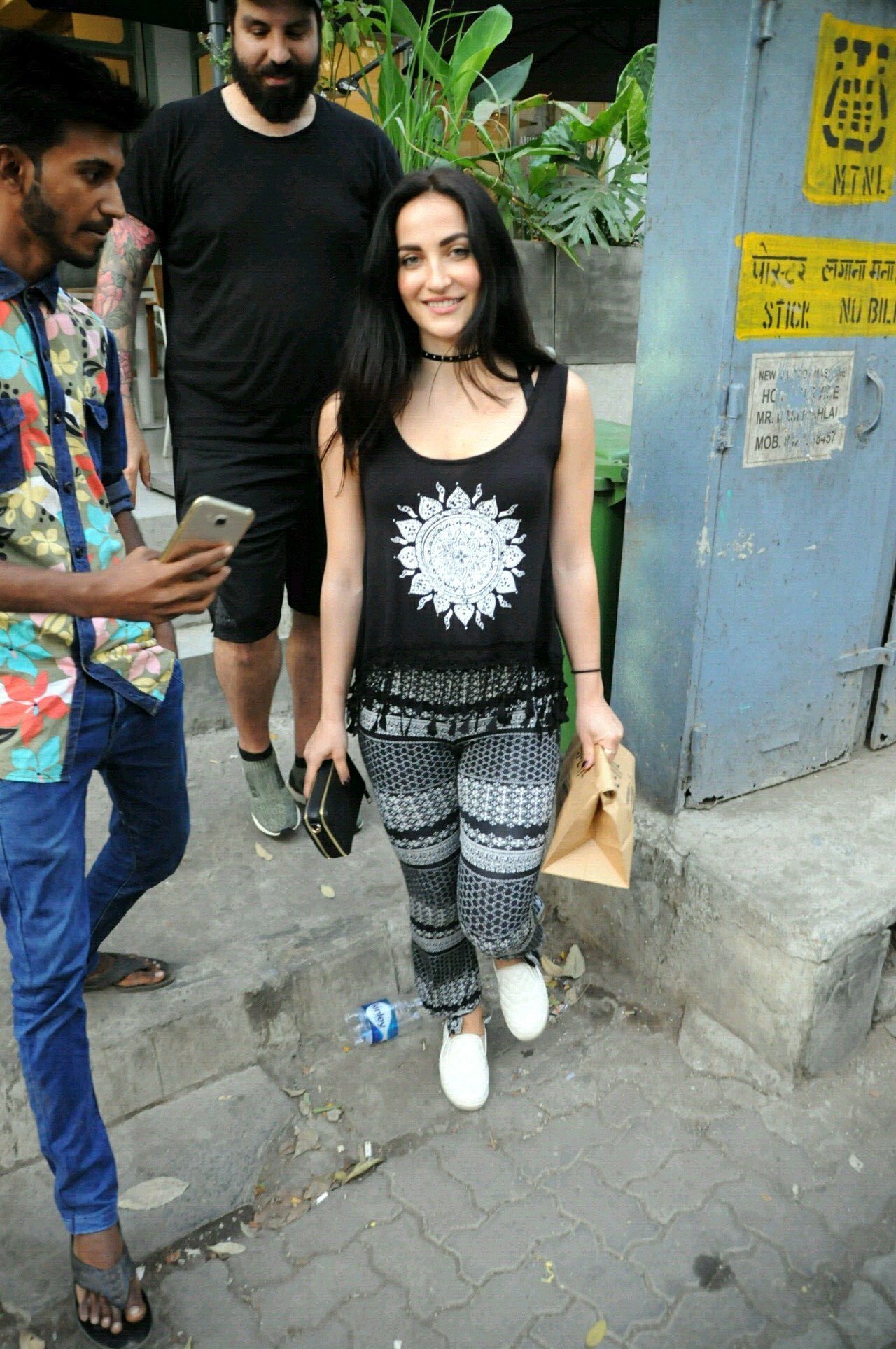 Elli Avram Spotted Today At Bandra Photos | Picture 1484256