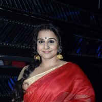 Vidya Balan promotes film Begum Jaan on the sets of reality show Indian Idol Season 9 Photos | Picture 1485175