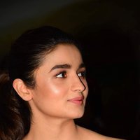 Alia Bhatt visits Strut The Dancemakers Images | Picture 1486635
