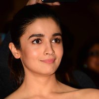 Alia Bhatt visits Strut The Dancemakers Images | Picture 1486654