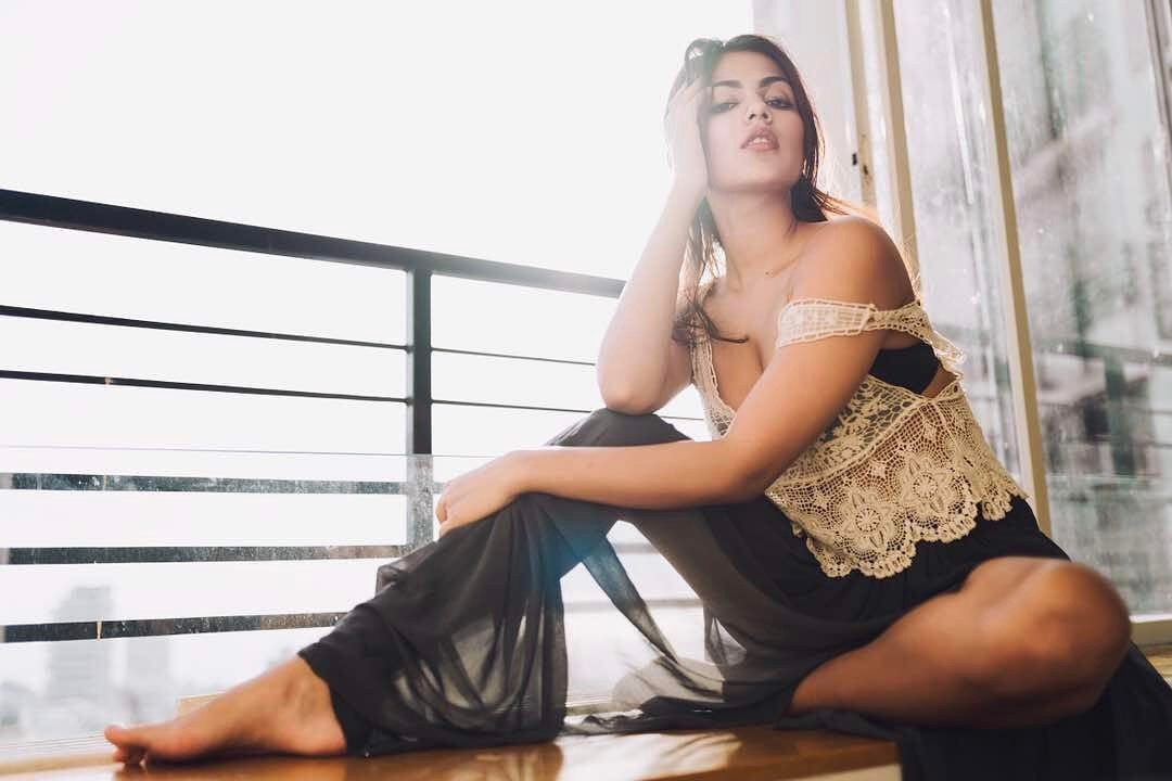 Rhea Chakraborty Hot and Spicy Pics | Picture 1496377