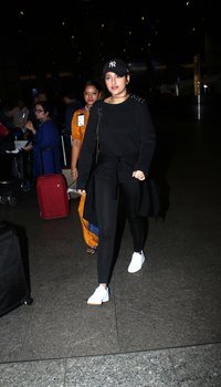 Sonakshi Sinha snapped at Airport | Picture 1501301