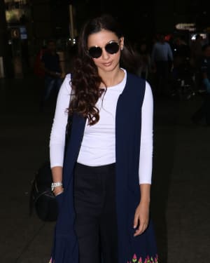 In Pics: Gauhar Khan Snapped At Mumbai Airport | Picture 1543137