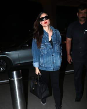 In Pics: Kareena Kapoor Snapped at Mumbai Airport | Picture 1543105