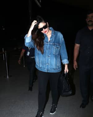 In Pics: Kareena Kapoor Snapped at Mumbai Airport | Picture 1543107