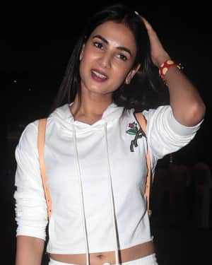 In Pics: Sonal Chauhan Spotted At Mumbai Airport | Picture 1543624