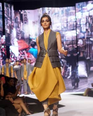 Radhika Apte - In Pics: Van Heusen and GQ Fashion Nights 2017 | Picture 1544374