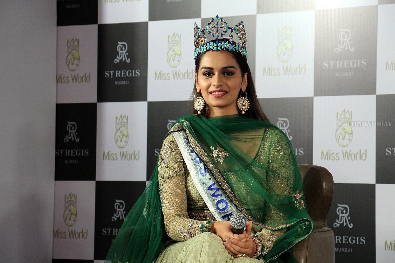 Photos: Manushi Chillar At The Press Conference For Winning Miss World Title | Picture 1547416