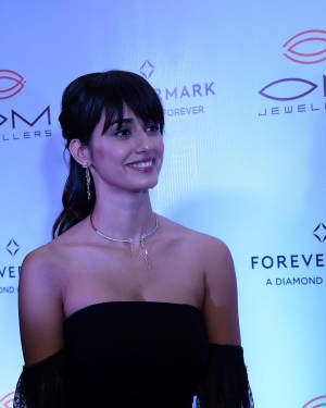 Photos: Disha Patani Launches Preview Of Forevermark & Om Jewellers Festive Collection | Picture 1547778