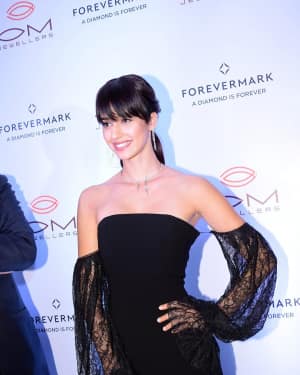 Photos: Disha Patani Launches Preview Of Forevermark & Om Jewellers Festive Collection | Picture 1547786