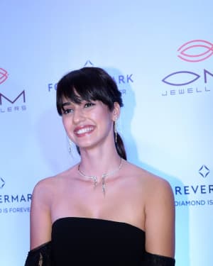 Photos: Disha Patani Launches Preview Of Forevermark & Om Jewellers Festive Collection | Picture 1547789