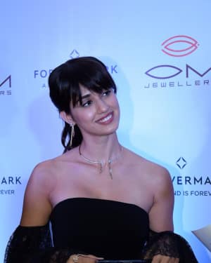 Photos: Disha Patani Launches Preview Of Forevermark & Om Jewellers Festive Collection | Picture 1547770