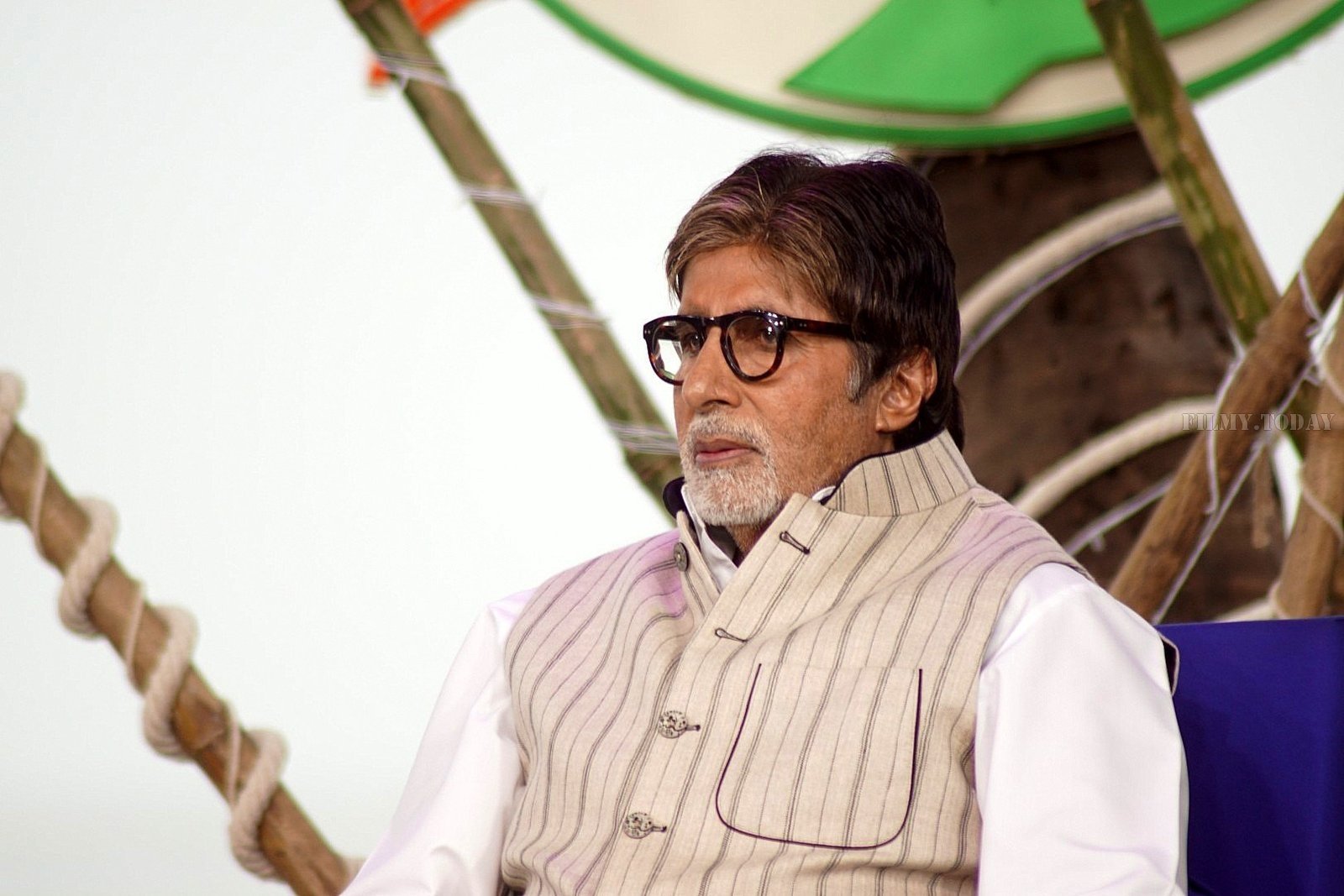 Amitabh Bachchan - In Pics: Rashtriya Swachhta Diwas | Picture 1532610