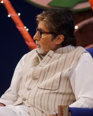 Amitabh Bachchan - In Pics: Rashtriya Swachhta Diwas | Picture 1532579
