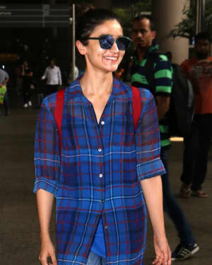 In Pics: Alia Bhatt Snapped at Mumbai Airport | Picture 1536670