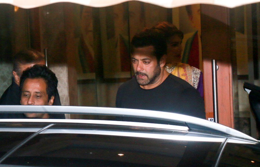 In Pics: Sanjay Dutt's Diwali Party | Picture 1538158