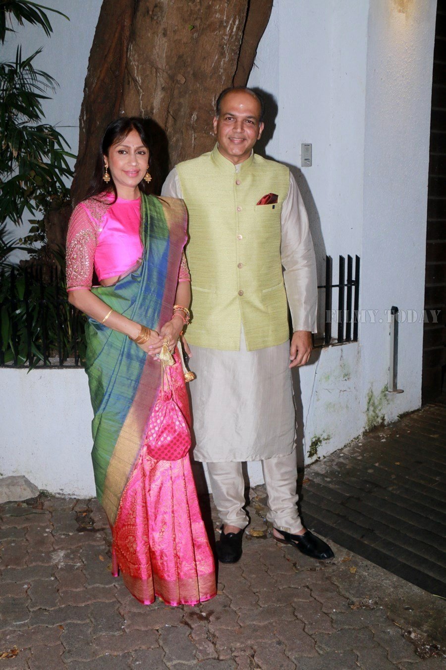 In Pics: Aamir Khan Hosts Diwali Party | Picture 1538485