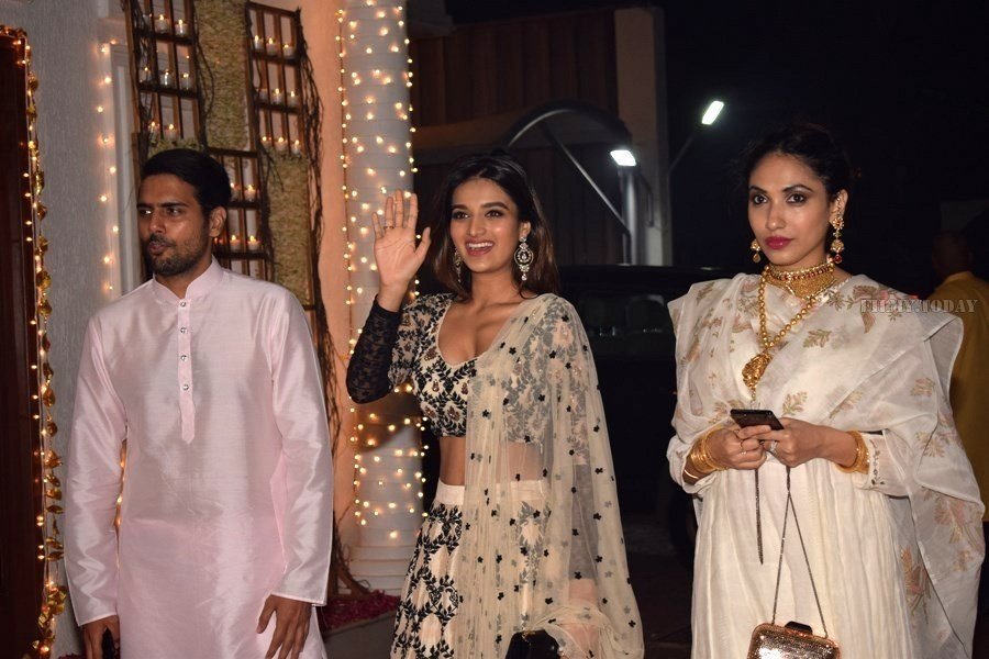 In Pics: Shilpa Shetty Hosts Diwali Party | Picture 1538297