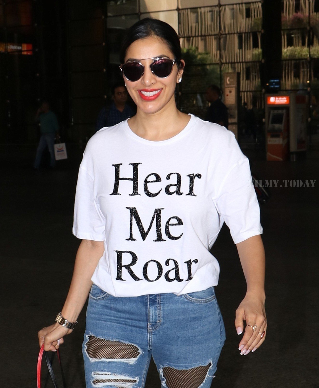 In Pics: Sophie Choudry Snapped at Mumbai Airport | Picture 1539022