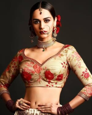 Manushi Chhillar - Actress and Model Hot Instagram Photos