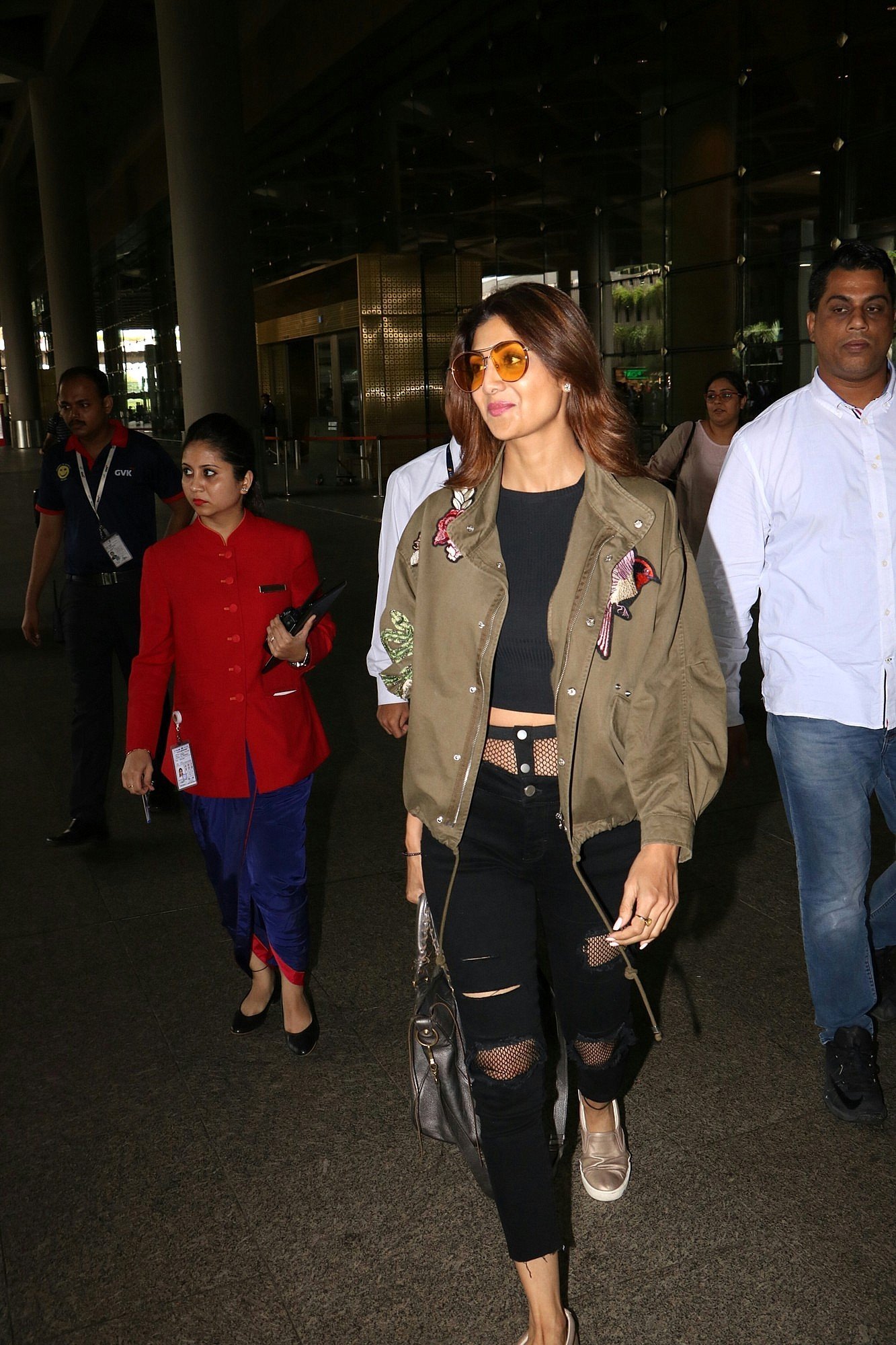 Shilpa Shetty Spotted At Mumbai Airport | Picture 1525124