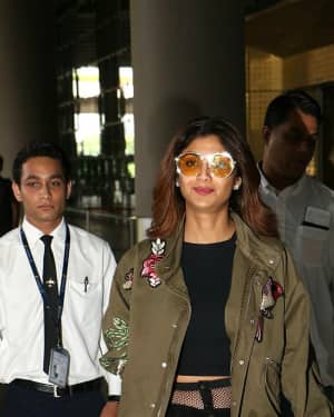 Shilpa Shetty Spotted At Mumbai Airport