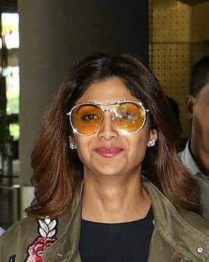 Shilpa Shetty Spotted At Mumbai Airport | Picture 1525121