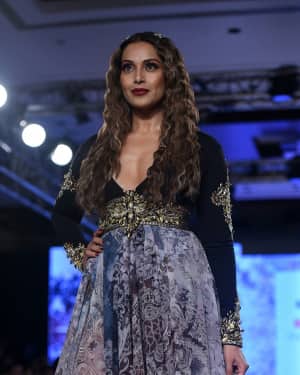 In Pics: Bipasha Basu Walks The Ramp For Rocky S At Bombay Times Fashion Week 2017 | Picture 1526879