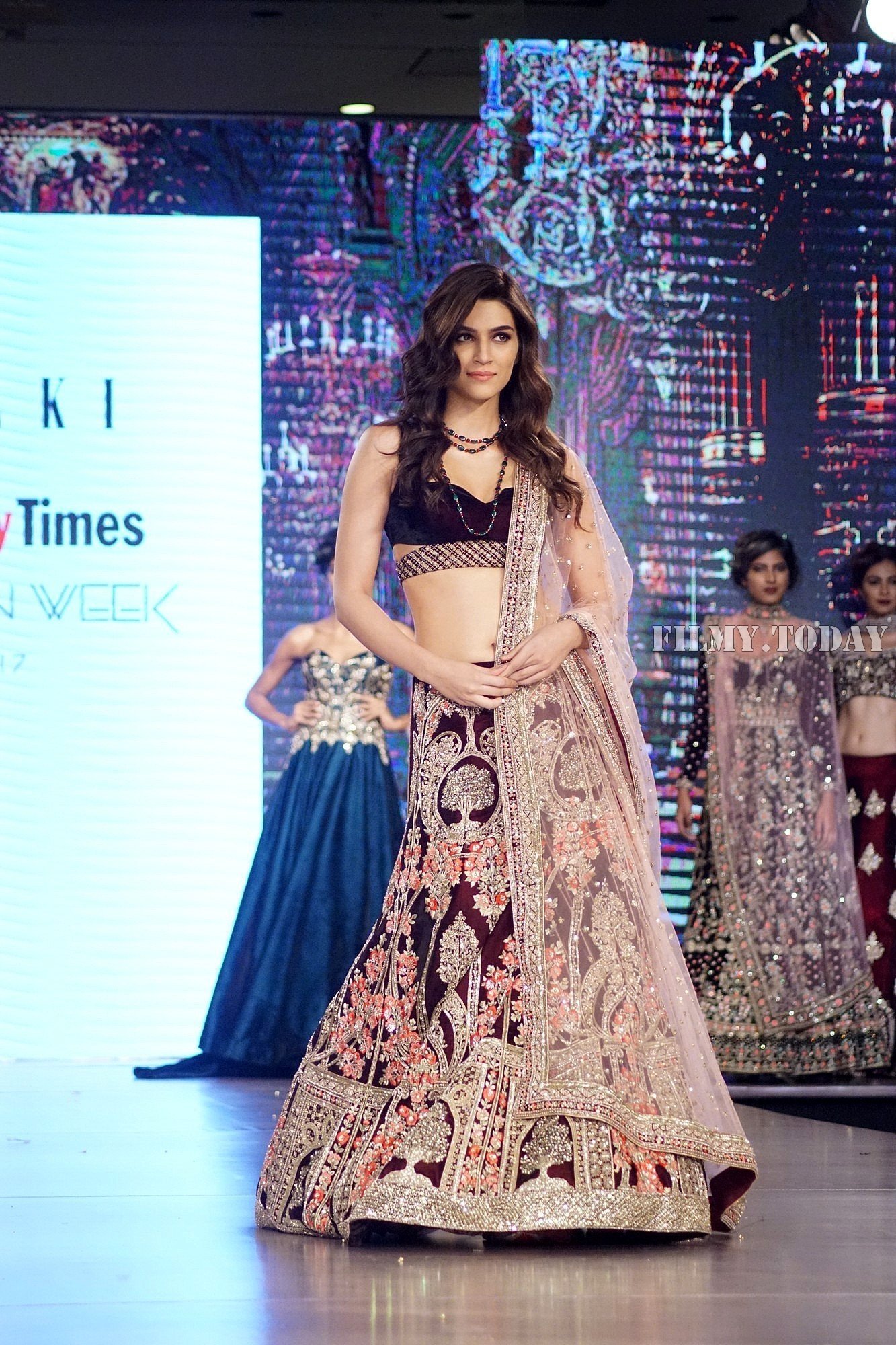 In Pics: Kriti Sanon Walks The Ramp At Bombay Times Fashion Week 2017 | Picture 1527064