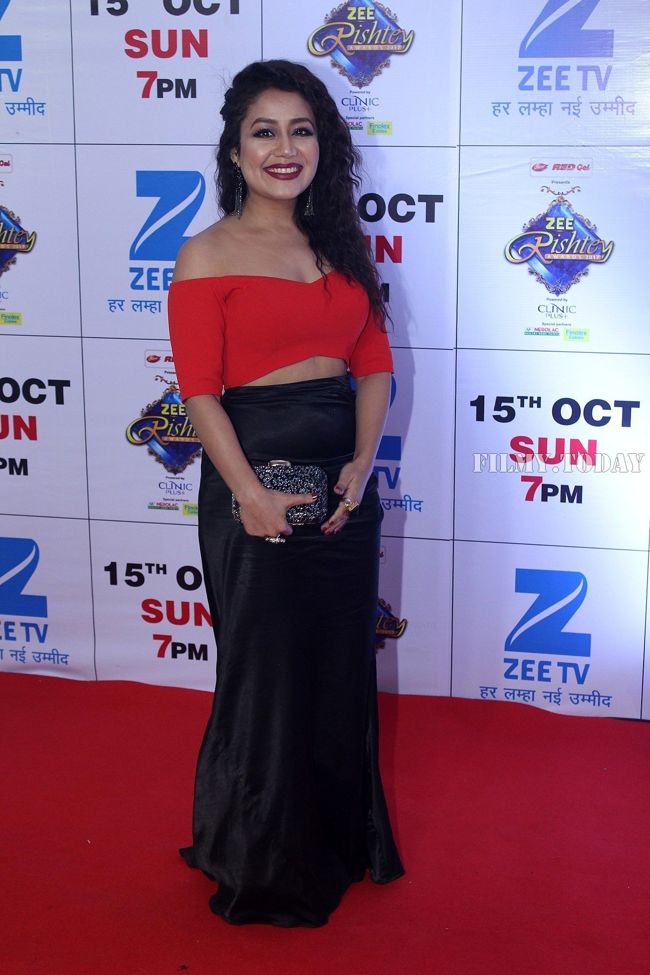 Neha Kakkar - In Pics: Red Carpet Of The Grand Celebration Of Zee Rishtey Awards 2017 | Picture 1527024