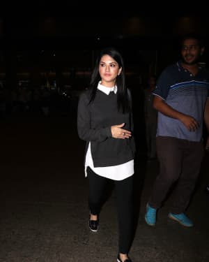 In Pics: Sunny Leone Snapped at Mumbai Airport | Picture 1527300