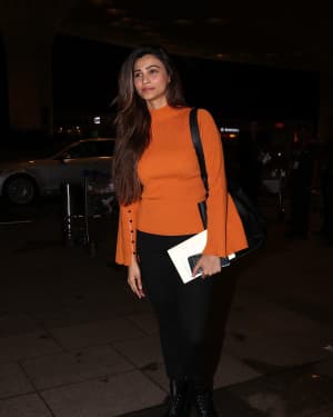 In Pics: Daisy Shah Snapped At Mumbai Airport | Picture 1527696