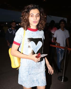 In Pics: Taapsee Pannu Snapped at Mumbai Airport