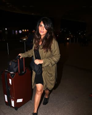 Richa Chadda Snapped At Mumbai Airport Pics | Picture 1528889