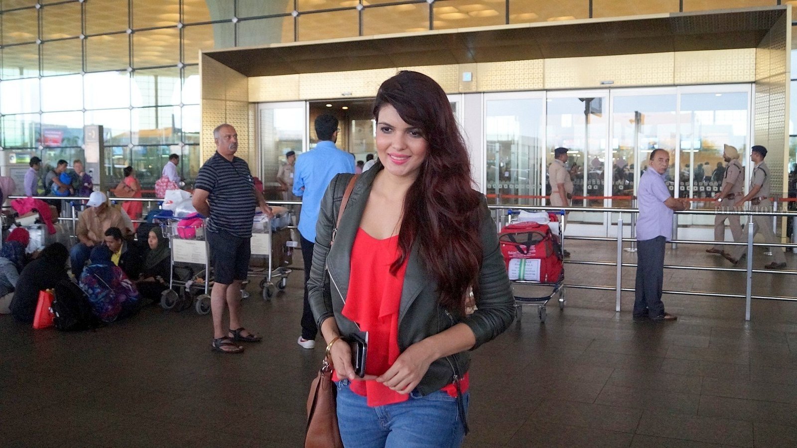 In Pics: Ihana Dhillon Snapped at Airport While Leaving For Hate Story 4 Shoot In London | Picture 1529323