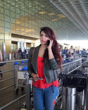 In Pics: Ihana Dhillon Snapped at Airport While Leaving For Hate Story 4 Shoot In London | Picture 1529328